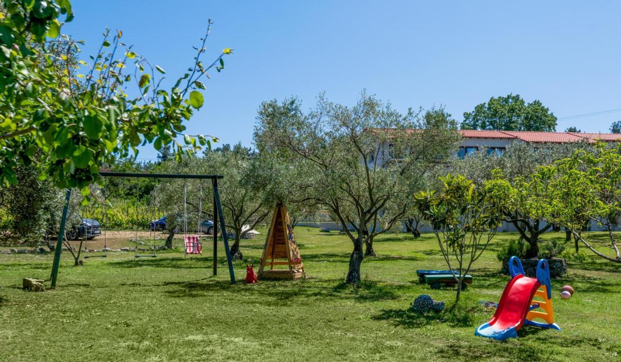 Dionysus Apartments & Suites Ierissos Bagian luar foto