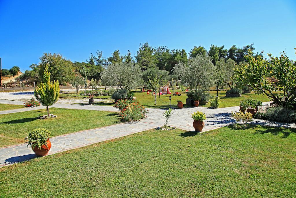 Dionysus Apartments & Suites Ierissos Bagian luar foto