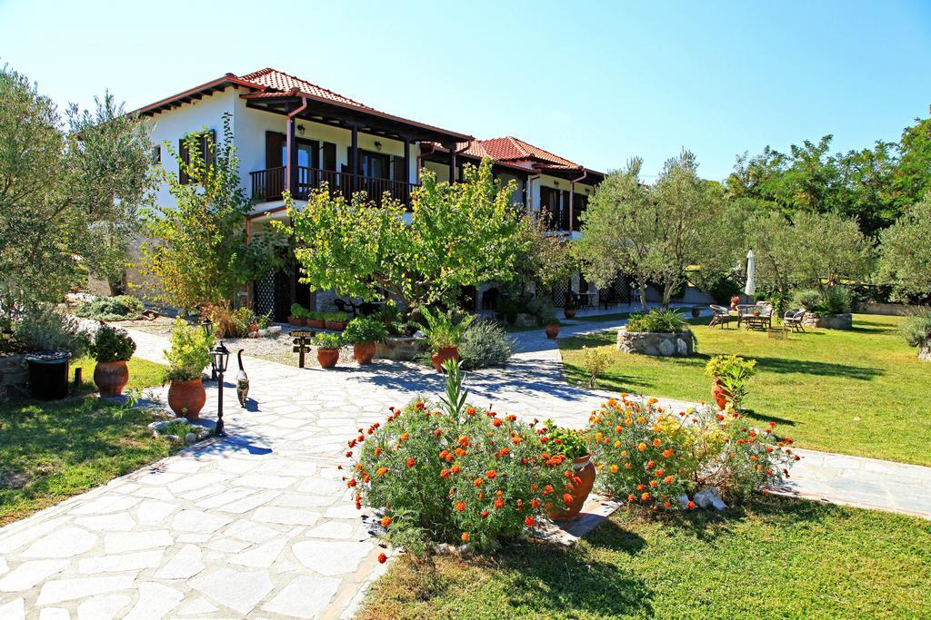 Dionysus Apartments & Suites Ierissos Bagian luar foto